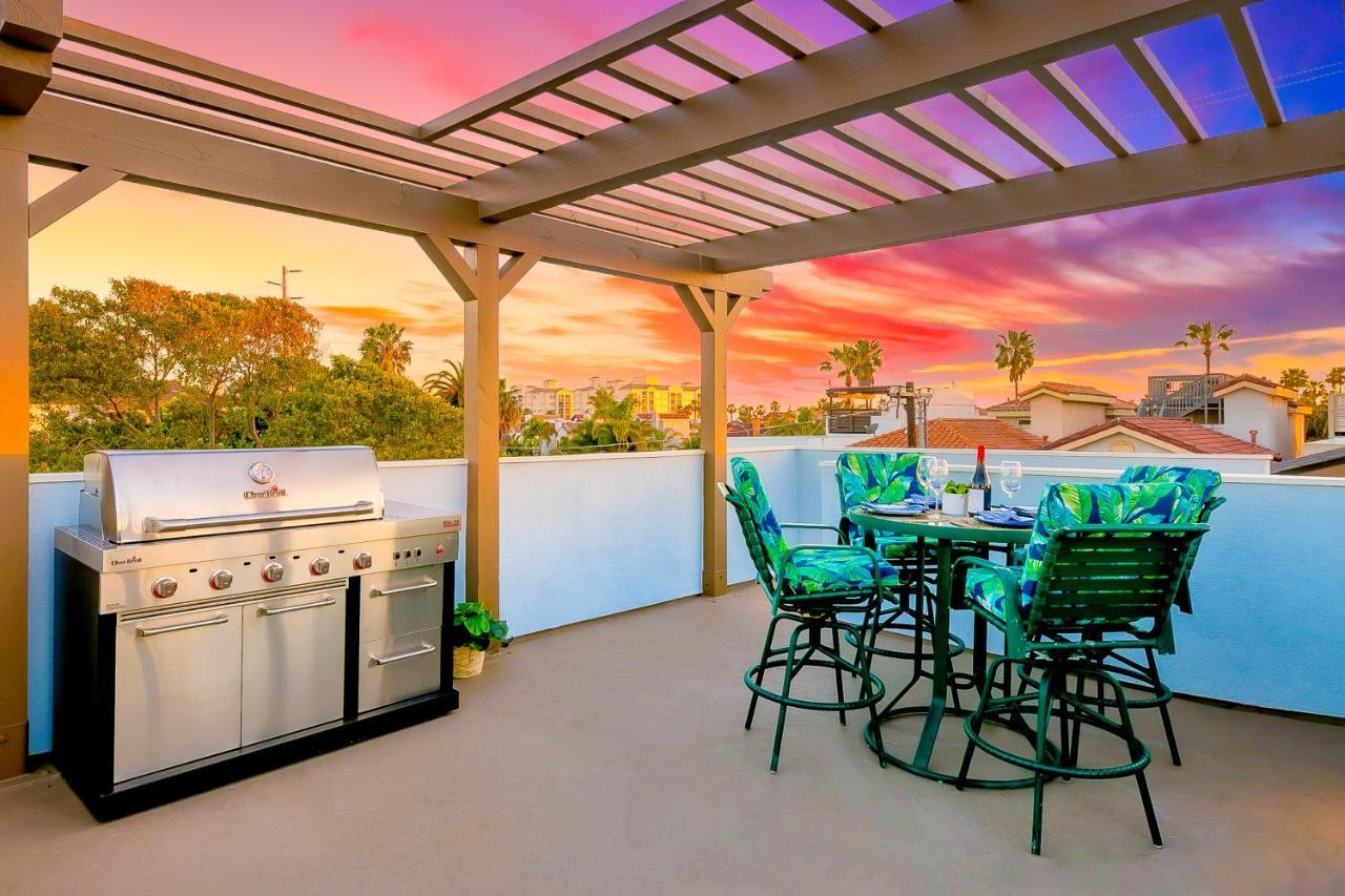 New Tremont Modern Holiday home