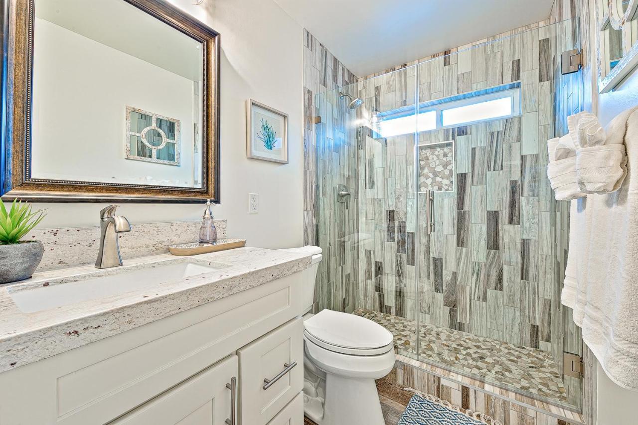 New Tremont Modern Holiday home Oceanside